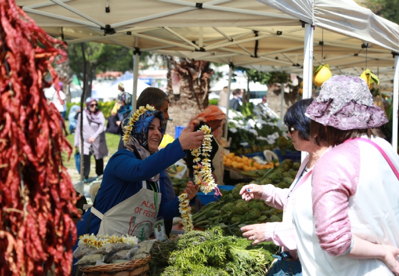 ALAÇATI OT FESTİVALİ & EGE MASALLARI TURU