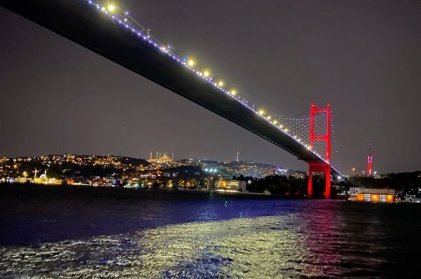 🌸 KADINLAR GÜNÜ’NE ÖZEL BOĞAZ´DA İFTAR & TEKNE TURU 🌸