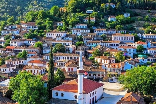 GÜNÜBİRLİK İZMİR- ÇİÇEKLİ KÖY- ŞİRİNCE KÖYÜ VE EFES ANTİK KENTİ TURU