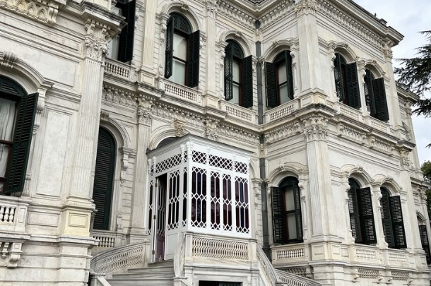 GÜNÜBİRLİK YILDIZ SARAYI - ORTAKÖY – TAKSİM – GALATA KULESİ TURU