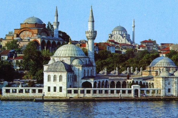 Günübirlik İstanbul Üsküdar & Kuzguncuk & Beylerbeyi Sarayı Turu