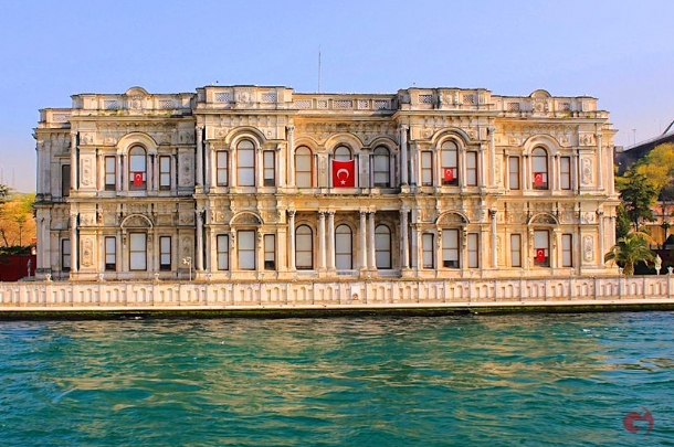 GÜNÜBİRLİK İSTANBUL / ÜSKÜDAR - KUZGUNCUK - BEYLERBEYİ SARAYI TURU