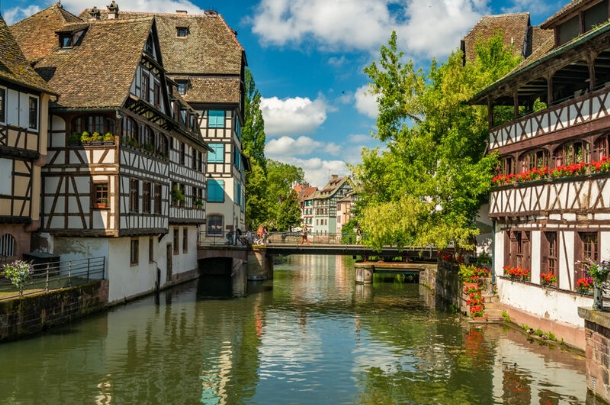 YILBAŞI ÖZEL  GÖRKEMLİ RÜYA ÜÇGENİ İSVİÇRE – FRANSA – ALMANYA  (BASEL, STRASBOURG VE FREIBURG ŞEHİR TURLARI DAHİL)