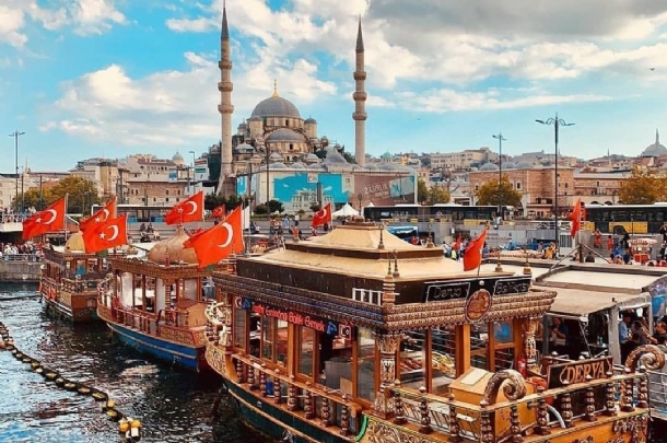 🌸 KADINLAR GÜNÜ’NE ÖZEL BOĞAZ´DA İFTAR & TEKNE TURU 🌸