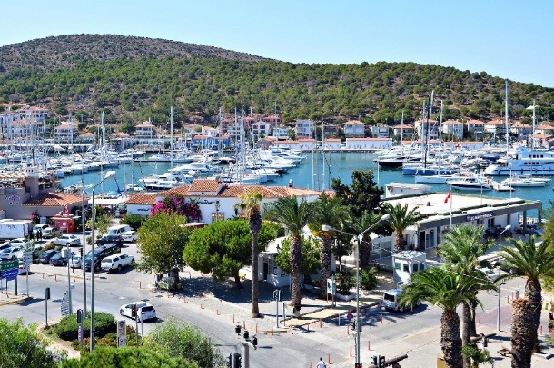 NERGİS ÇİÇEĞİ FESTİVALİNE ÖZEL İZMİR TURU - 1 GECE OTEL KONAKLAMALI