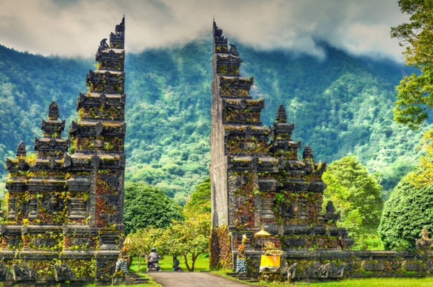 ✈️ UÇAKLI SİNGAPUR GÖRKEMLİ TROPİKAL ADA TURU: BALİ 🌴